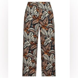 MaxMara Women's Cropped Pants - Black and Orange Leaf Print